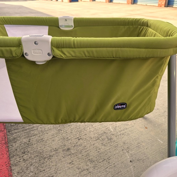 COPY - Chico Bassinet - Picture 1 of 3